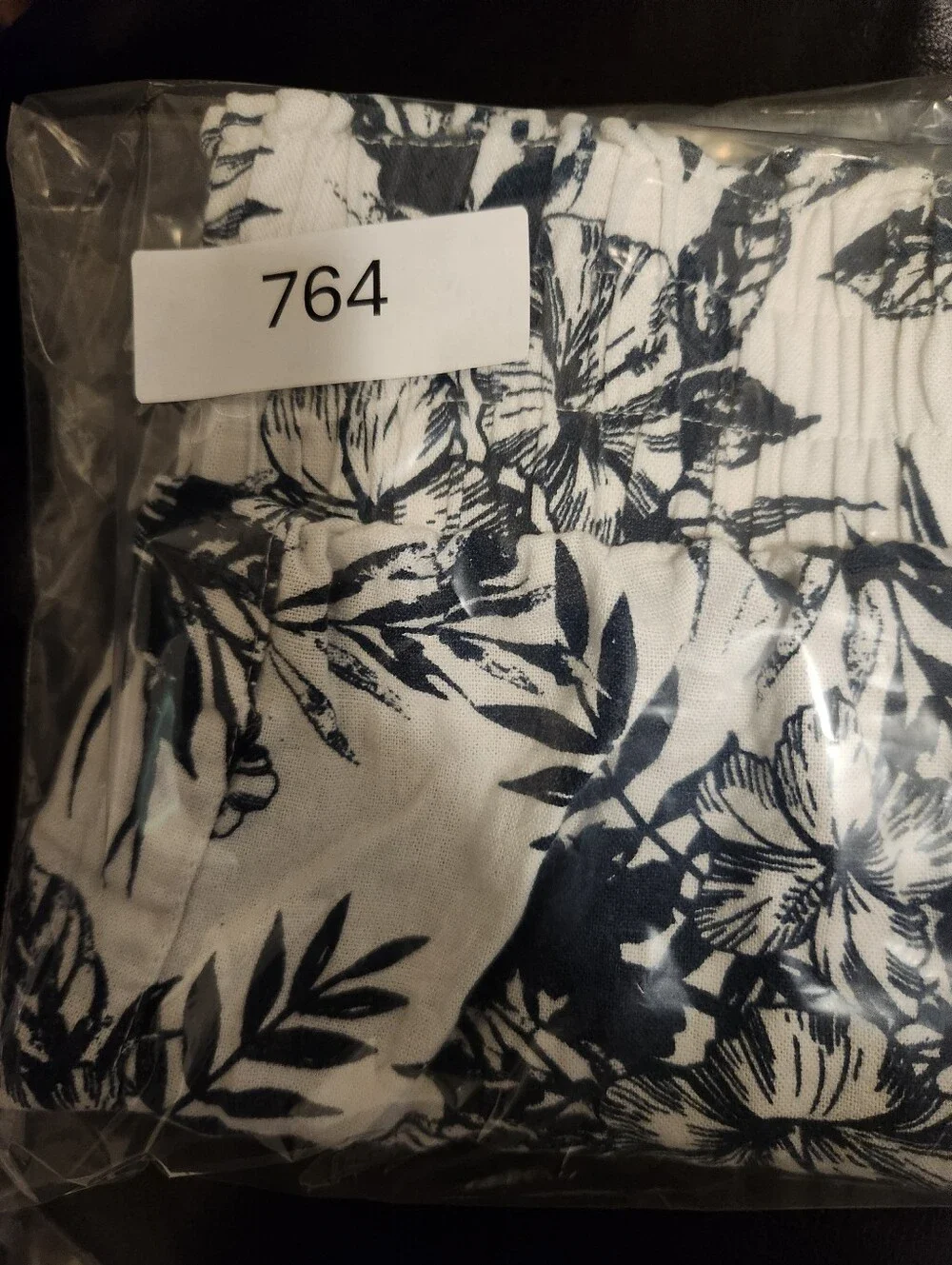 Jolt Shorts Women Size Large White & Blie Floral Linen Blend Pockets